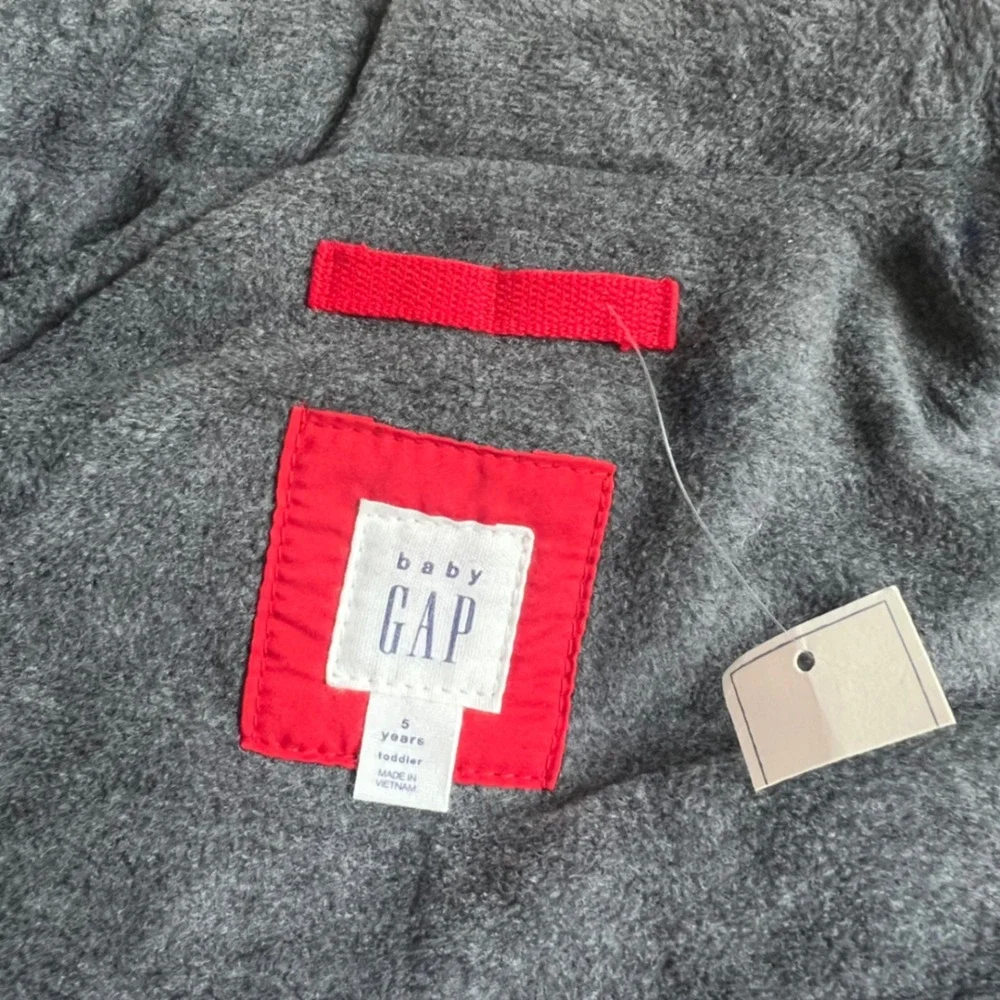 Gap Puffer Vest Primaloft Down Alternative Red Snap Zip Classic Kids Size 5Y NEW